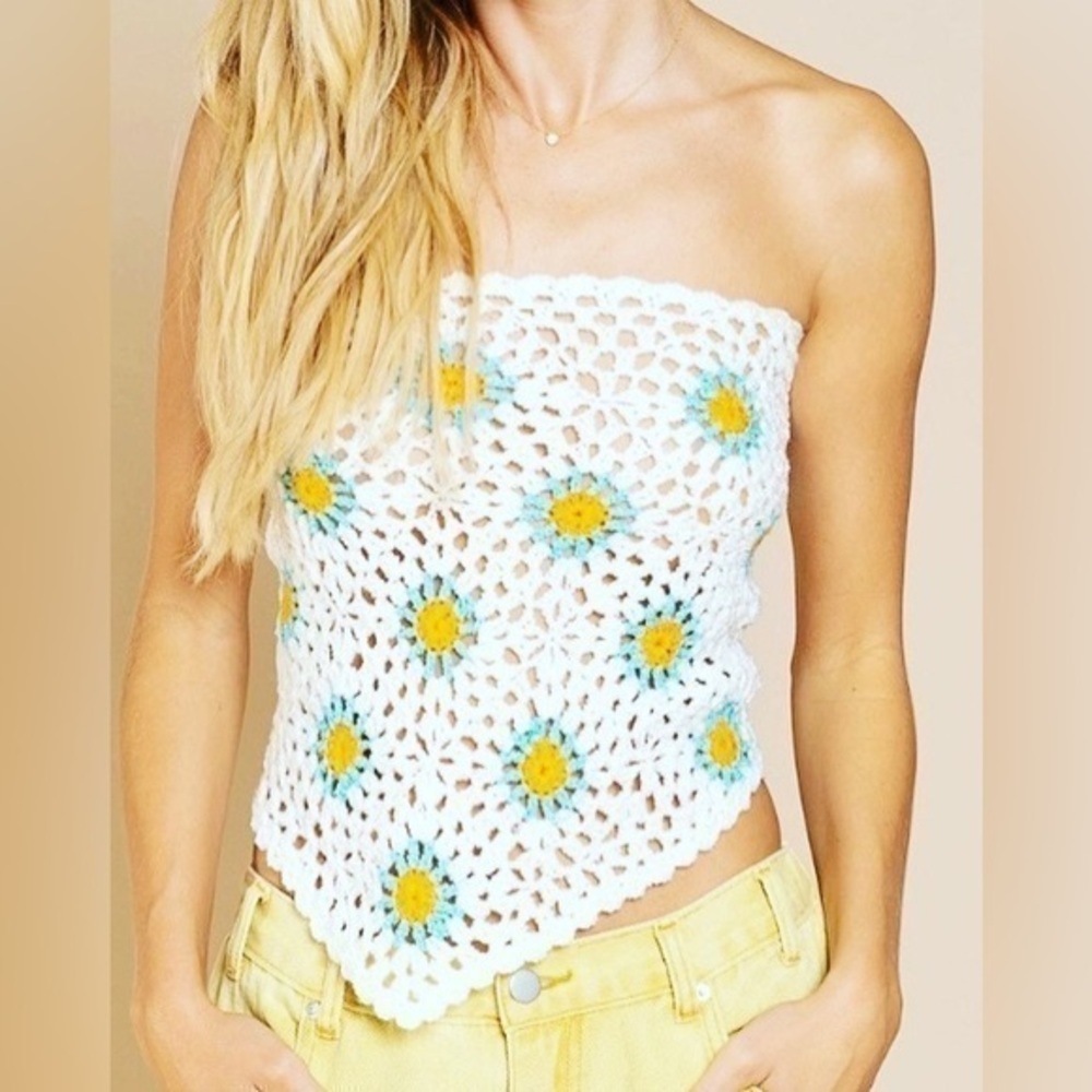 nwt pol | daisy print tie back crochet bandana top | medium